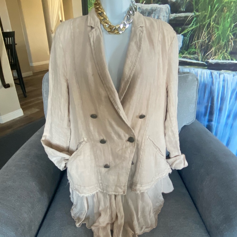 Free People Stunning Light Weight Double Breasted Jacket w/2 Front Pockets